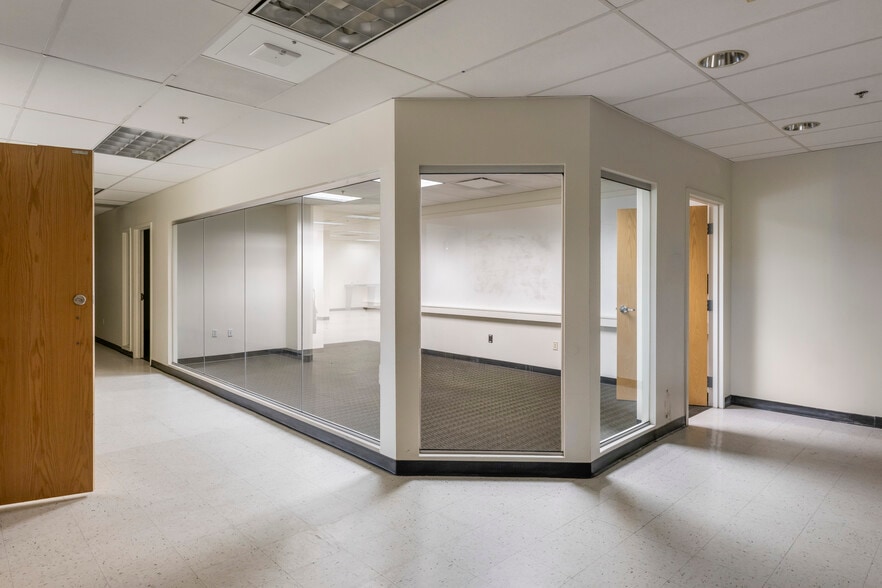 155 Swanson Rd, Boxborough, MA for lease - Interior Photo - Image 3 of 7
