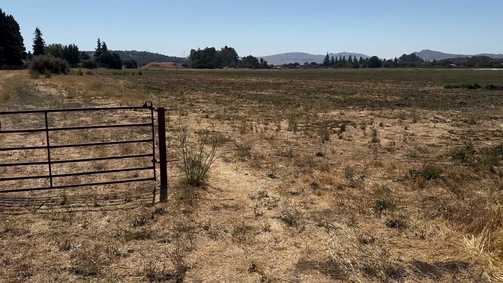 2366 Rockville Rd, Fairfield, CA à louer - Vidéo sur l’inscription commerciale - Image 1 de 7