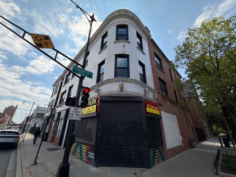 2155 W North Ave, Chicago, IL à louer - Photo du bâtiment - Image 3 de 4