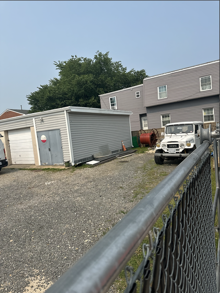 1611 S Walter Reed Dr, Arlington, VA à louer - Photo du bâtiment - Image 3 de 11