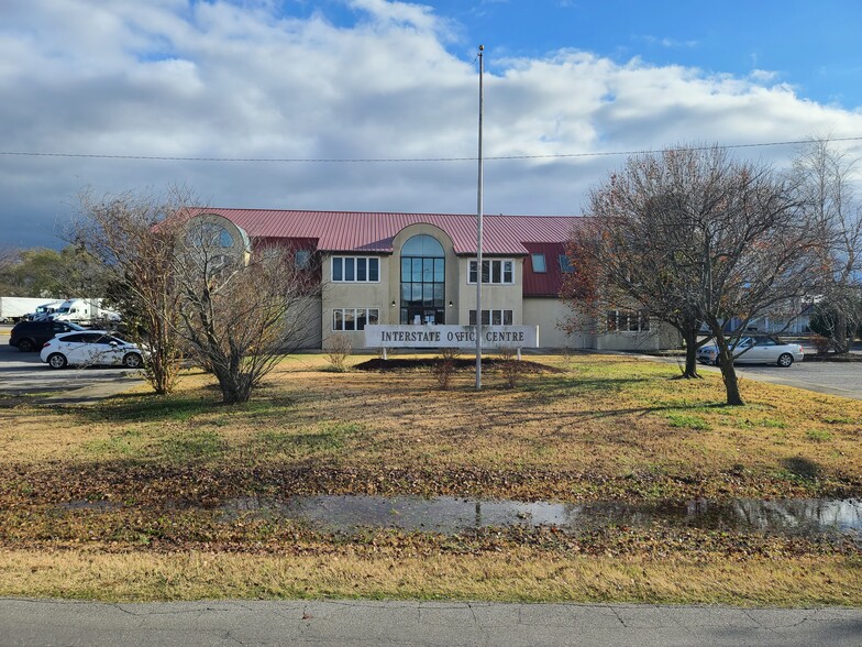 102 S Interstate Dr, Sikeston, MO à vendre - Photo principale - Image 1 de 1