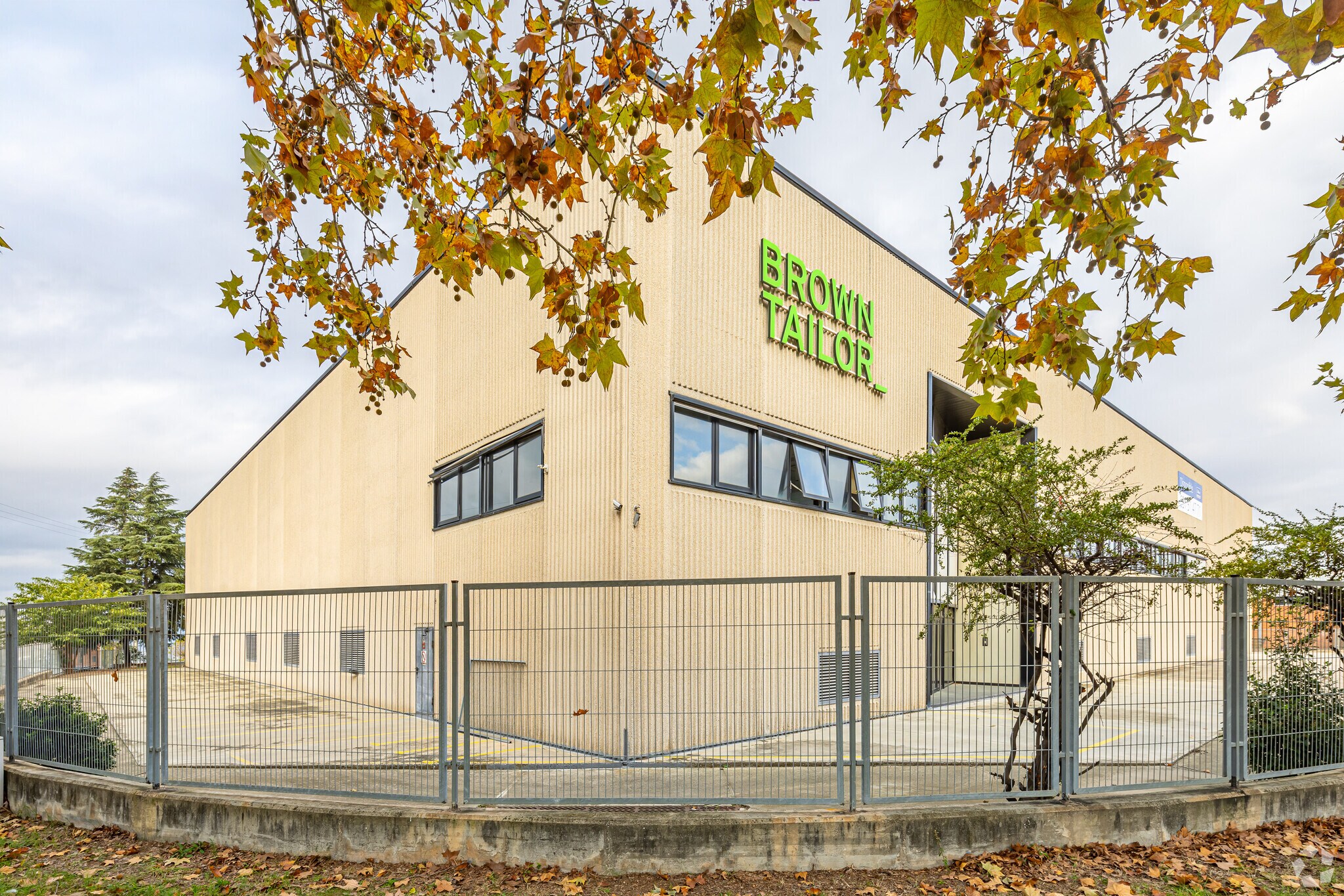 Carrer de Ramon Farguell, 51-53, Manresa, Barcelona for sale Building Photo- Image 1 of 8