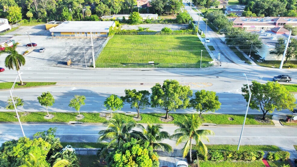 1798 NW 183rd St, Miami Gardens, FL à vendre - Photo du bâtiment - Image 2 de 7