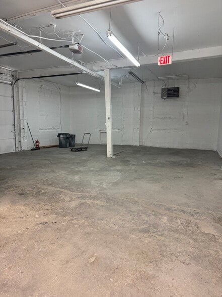 8 Van Tassell Ct, Norwalk, CT for lease - Building Photo - Image 2 of 11
