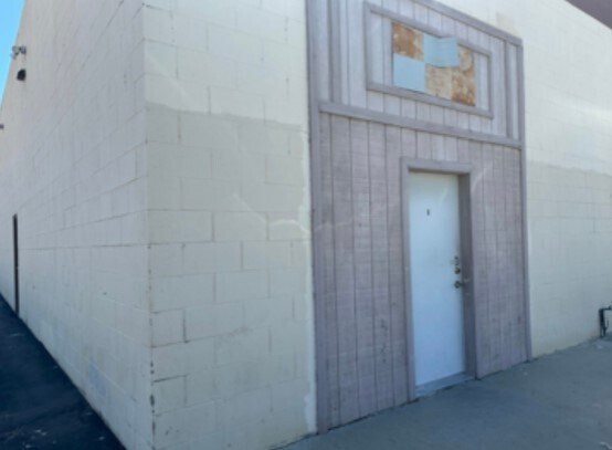 42156 10th St W, Lancaster, CA à louer - Photo du bâtiment - Image 2 de 6