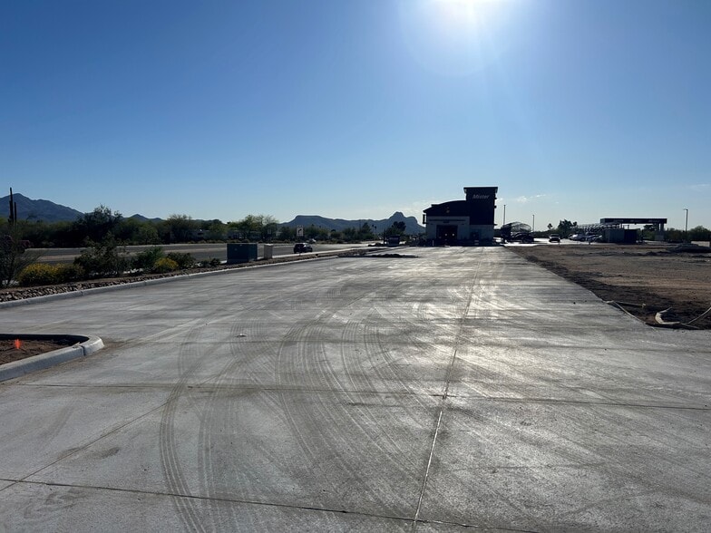 8505 N Thornydale Road, Tucson, AZ à louer - Photo du bâtiment - Image 3 de 3