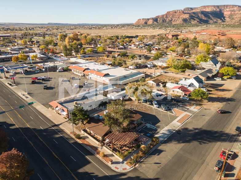210 S 100 E, Kanab, UT à vendre - Aérien - Image 1 de 41