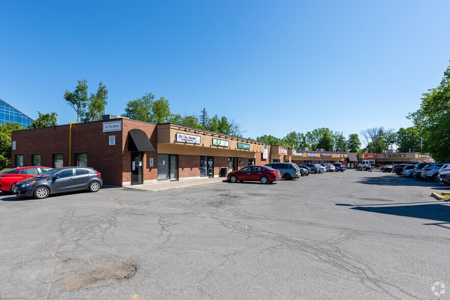 2041-2067 Meadowbrook Rd, Ottawa, ON for lease - Primary Photo - Image 1 of 4