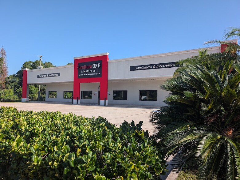 3800 W New Haven Ave, Melbourne, FL à louer - Photo du bâtiment - Image 2 de 54