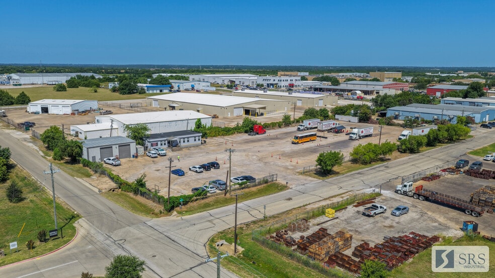 950 Trinity Dr, Mansfield, TX for lease - Building Photo - Image 1 of 4