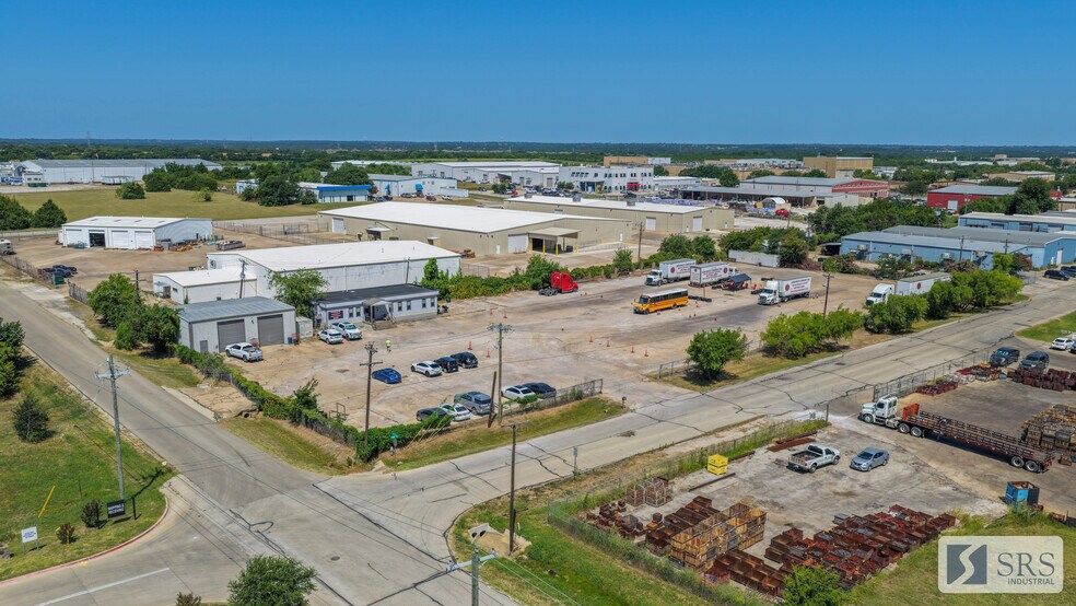 950 Trinity Dr, Mansfield, TX à louer - Photo du bâtiment - Image 1 de 4