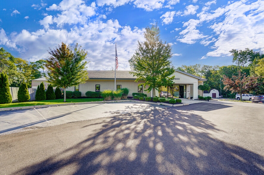 8900 N Dixie Dr, Dayton, OH à louer - Photo du bâtiment - Image 1 de 42