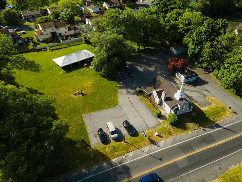 1860 E Emmaus Ave, Allentown, PA à vendre - Aérien - Image 3 de 3