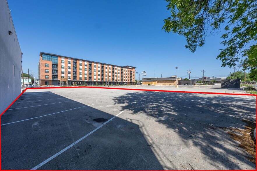 000 San Pedro Ave, San Antonio, TX à vendre - Photo du bâtiment - Image 3 de 5