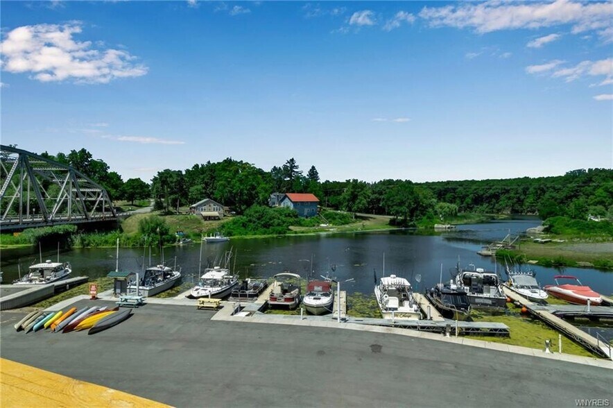 14339 Roosevelt Hwy, Waterport, NY à vendre - Photo du bâtiment - Image 2 de 49