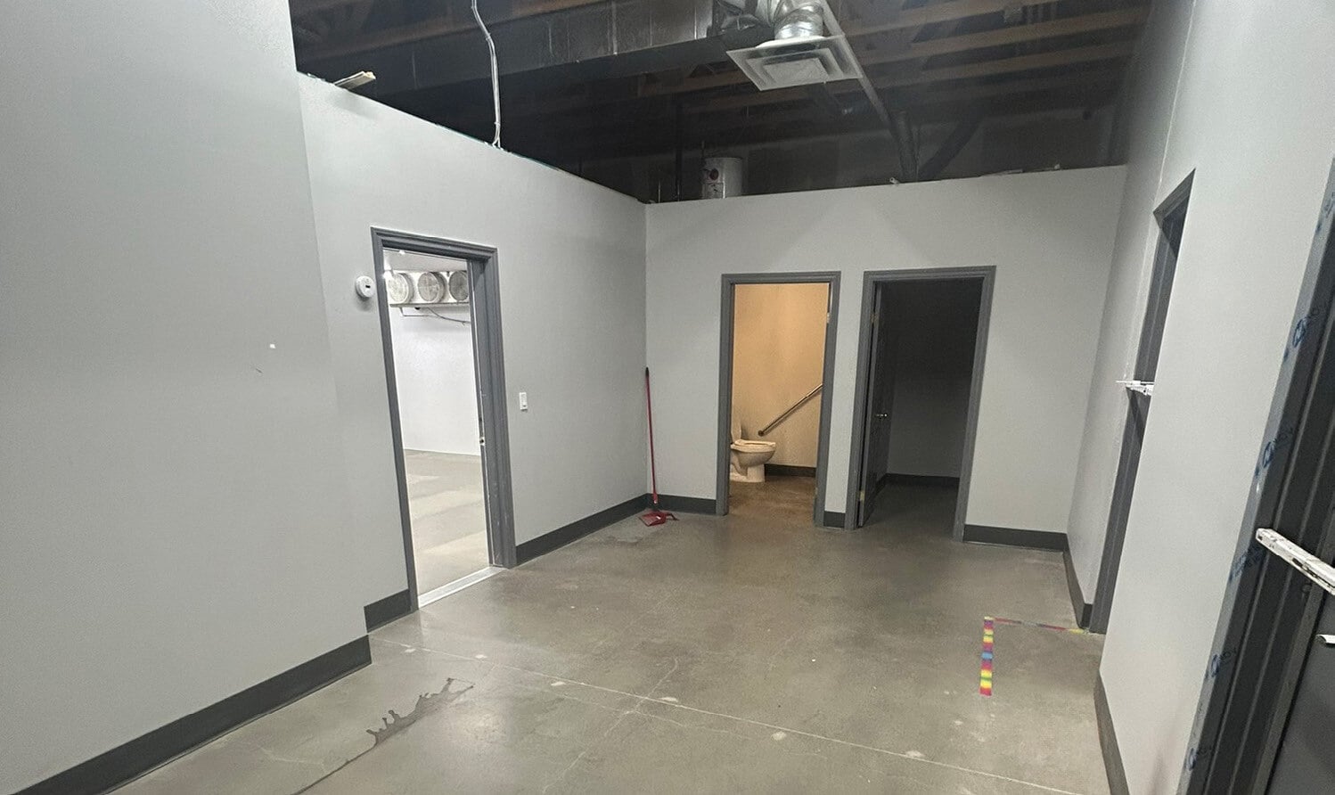 191 Southridge Dr, Okotoks, AB for lease Interior Photo- Image 1 of 2