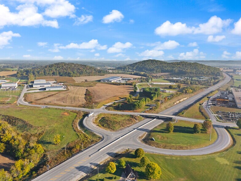 300 Coin Rd, Somerset, KY à louer - Photo du bâtiment - Image 3 de 4