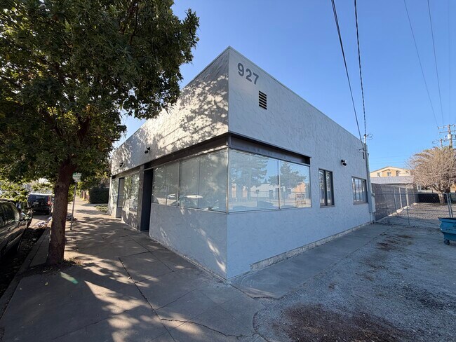 Plus de détails pour 923-927 Arguello St, Redwood City, CA - Industriel à louer
