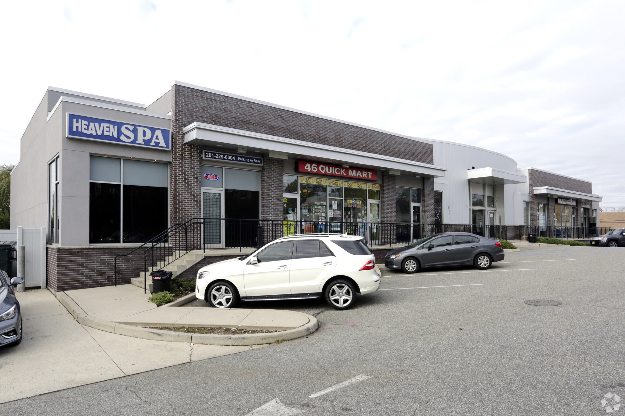 375 Liberty St, Little Ferry, NJ à louer Photo du bâtiment- Image 1 de 9