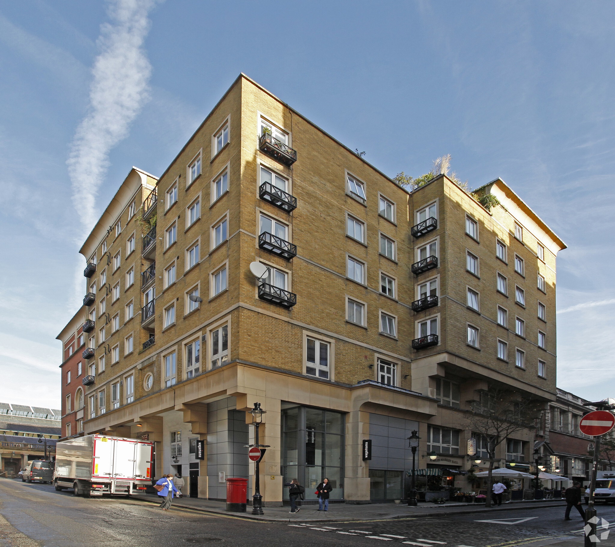 20-24 Southampton St, London for lease Primary Photo- Image 1 of 12