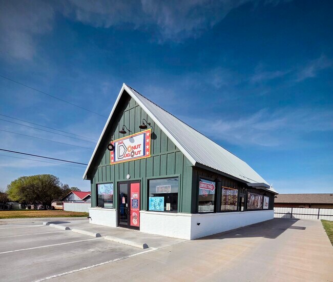 Plus de détails pour 711 E St, Elgin, OK - Commerce de détail à louer