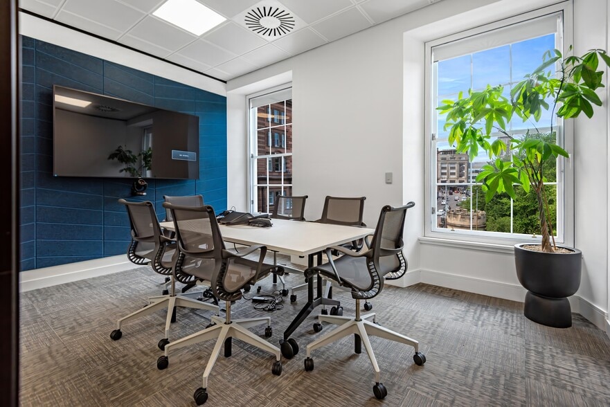 2 Castle Ter, Edinburgh for lease - Building Photo - Image 3 of 14