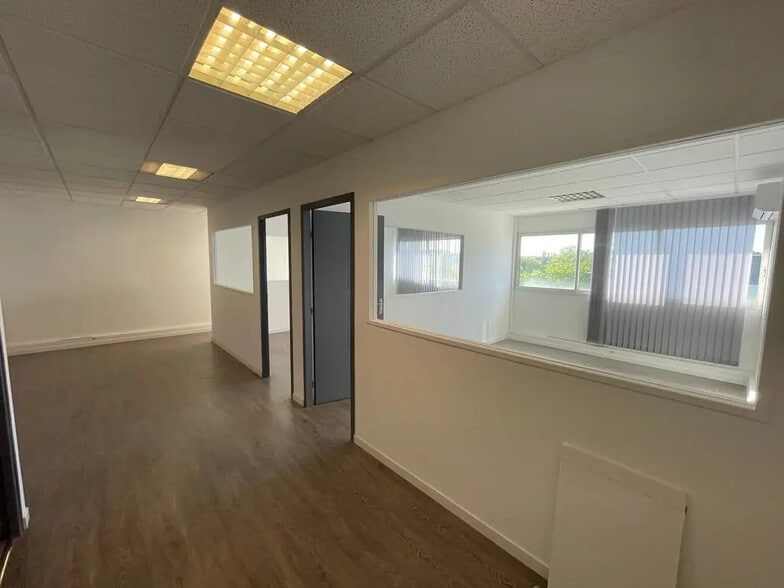 Bureau dans Rousset à louer - Photo intérieure - Image 2 de 5