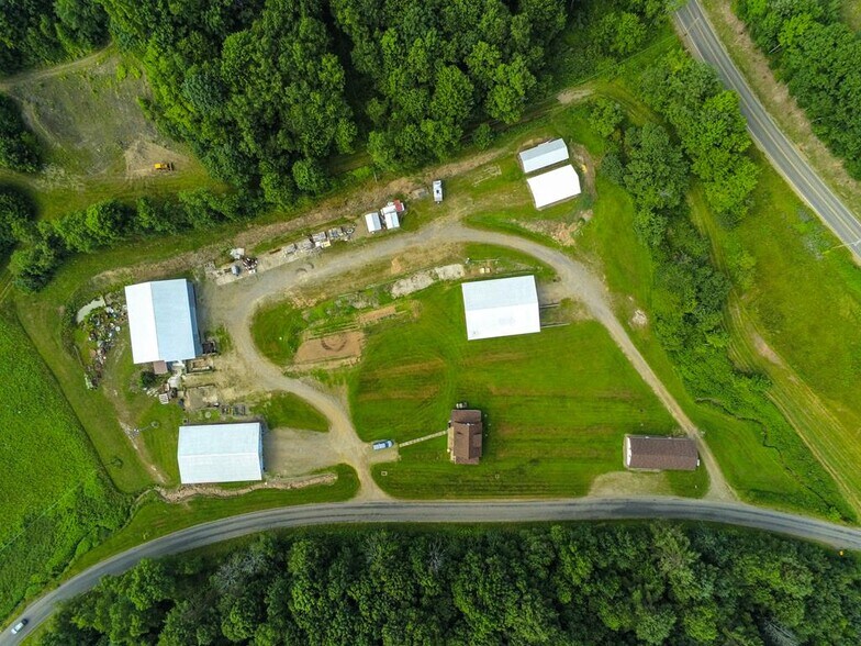 40 Hebron Rd, Coudersport, PA à vendre - Photo du bâtiment - Image 2 de 13