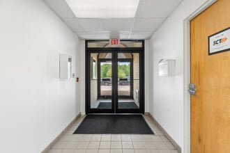 19250 E Bagley Rd, Cleveland, OH for lease Building Photo- Image 1 of 8