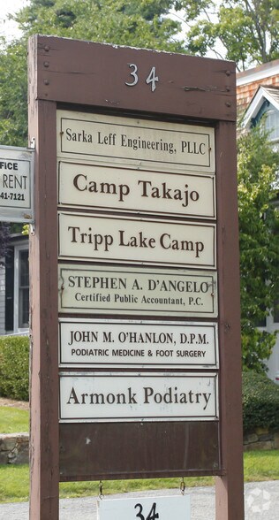 34 Maple Ave, Armonk, NY à louer - Photo du bâtiment - Image 3 de 6