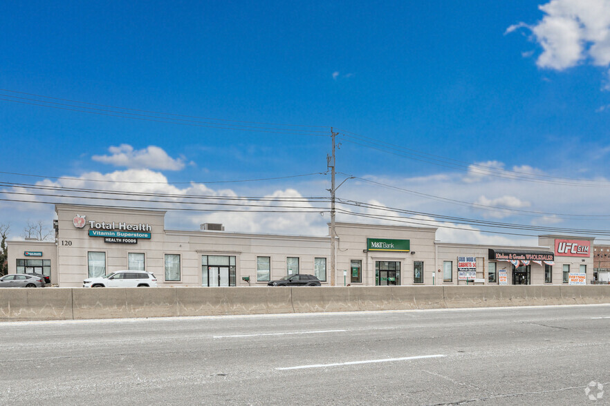 120-130 Broadhollow Rd, Farmingdale, NY à vendre - Photo du bâtiment - Image 1 de 1