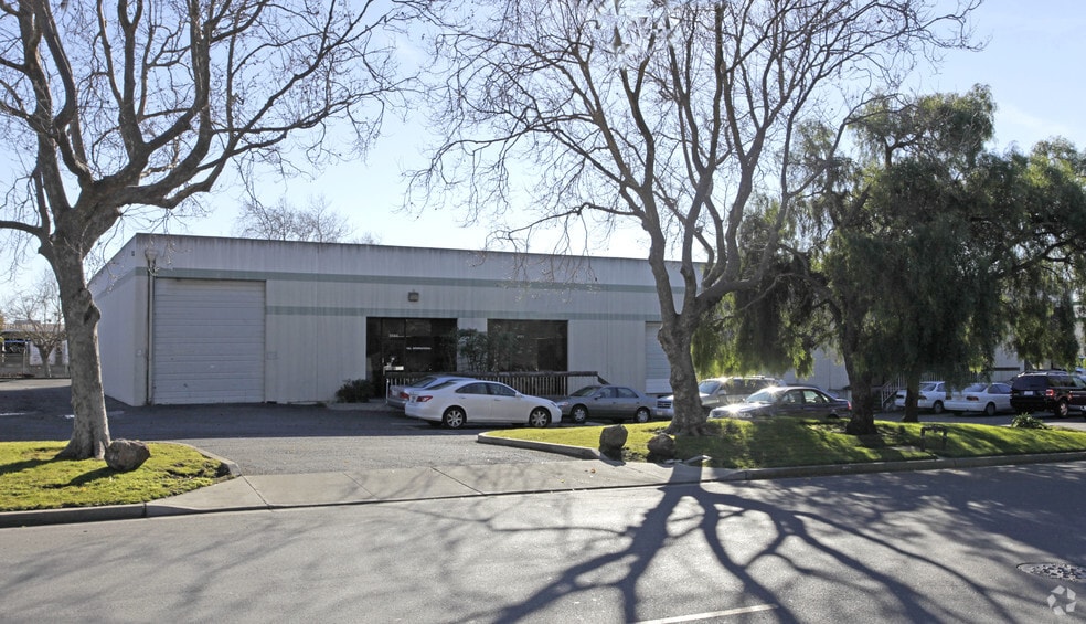 3130-3138 Diablo Ave, Hayward, CA for lease - Building Photo - Image 2 of 3