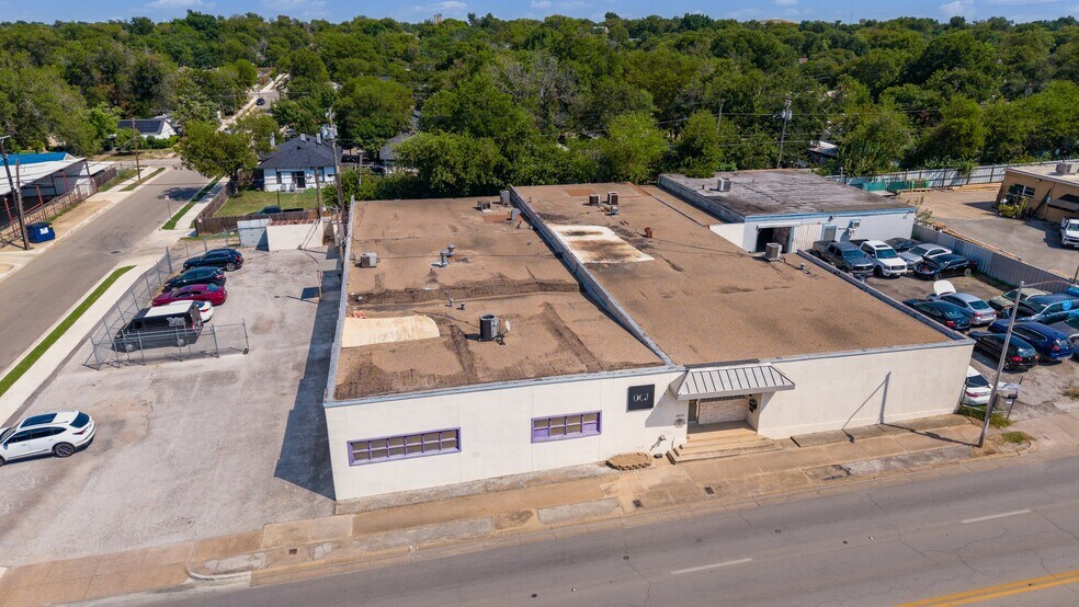 3605 McCart Ave, Fort Worth, TX à louer - Photo du bâtiment - Image 2 de 13