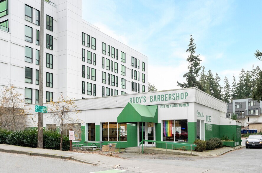 125-129 108th Ave SE, Bellevue, WA à vendre - Photo du bâtiment - Image 3 de 5