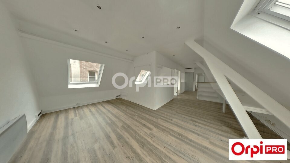 Office in Lille for lease - Interior Photo - Image 2 of 12