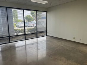 4040 W Chandler Ave, Santa Ana, CA à louer Photo intérieure- Image 2 de 3