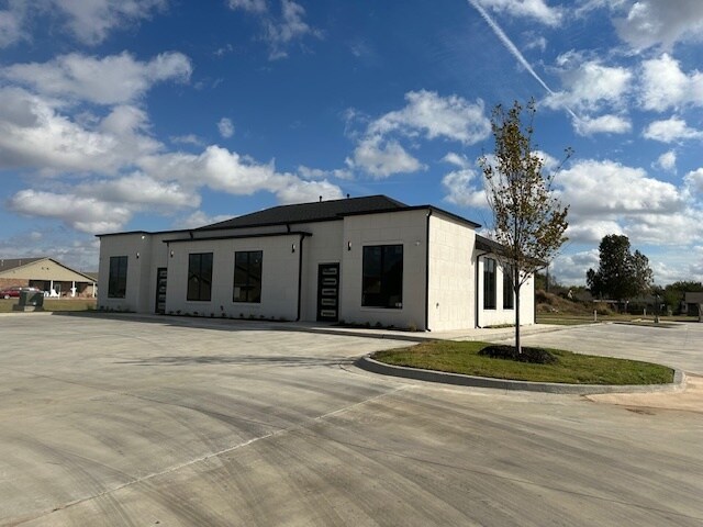 1010 S Santa Fe Ave, Moore, OK for sale Building Photo- Image 1 of 1