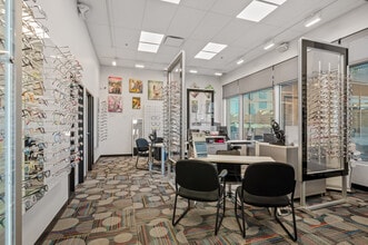 2500-2600 Rue Beaurevoir, Québec, QC à louer Photo du bâtiment- Image 2 de 7