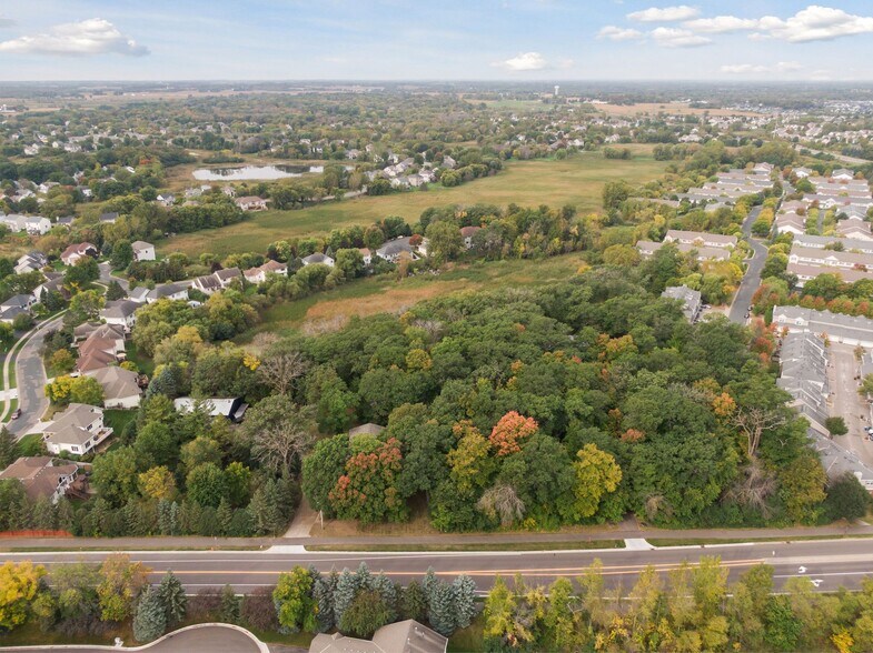 9435 Lawndale Ln N, Maple Grove, MN à vendre - Photo du bâtiment - Image 3 de 9