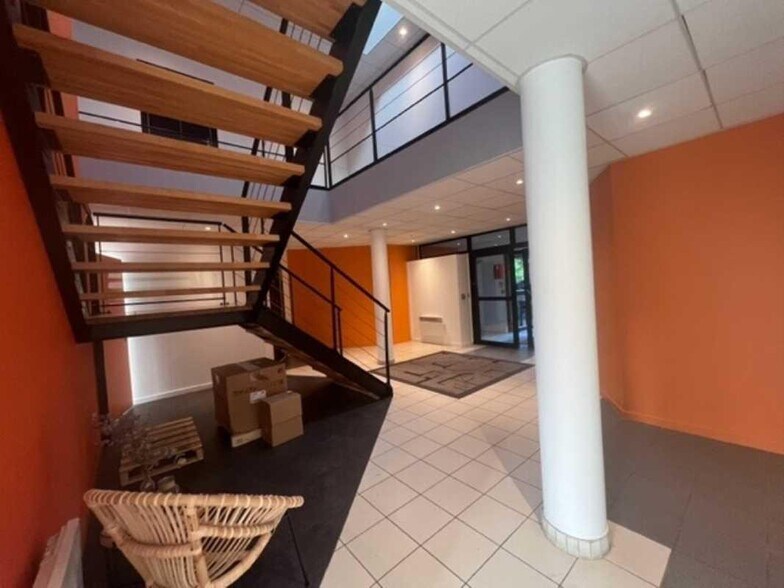 Bureau dans Lezennes à louer - Hall d’entrée - Image 2 de 7