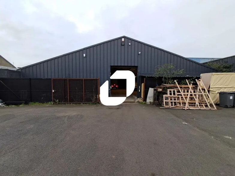 Office in Hem for lease - Building Photo - Image 3 of 5