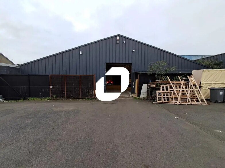 Bureau dans Hem à louer - Photo du bâtiment - Image 3 de 5