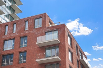 395 Carroll Street, Brooklyn, NY for lease Building Photo- Image 1 of 6