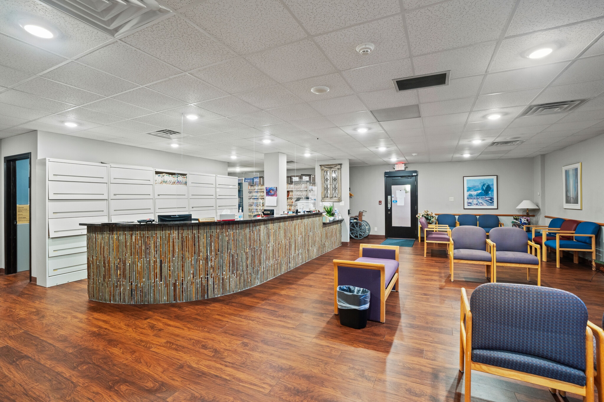 10625 W North Ave, Milwaukee, WI à louer Photo intérieure- Image 1 de 7