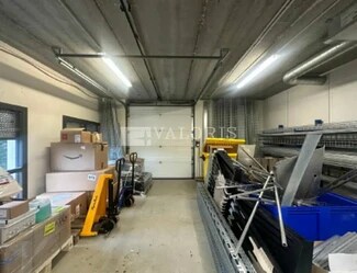 Plus de détails pour Local d'activités à louer