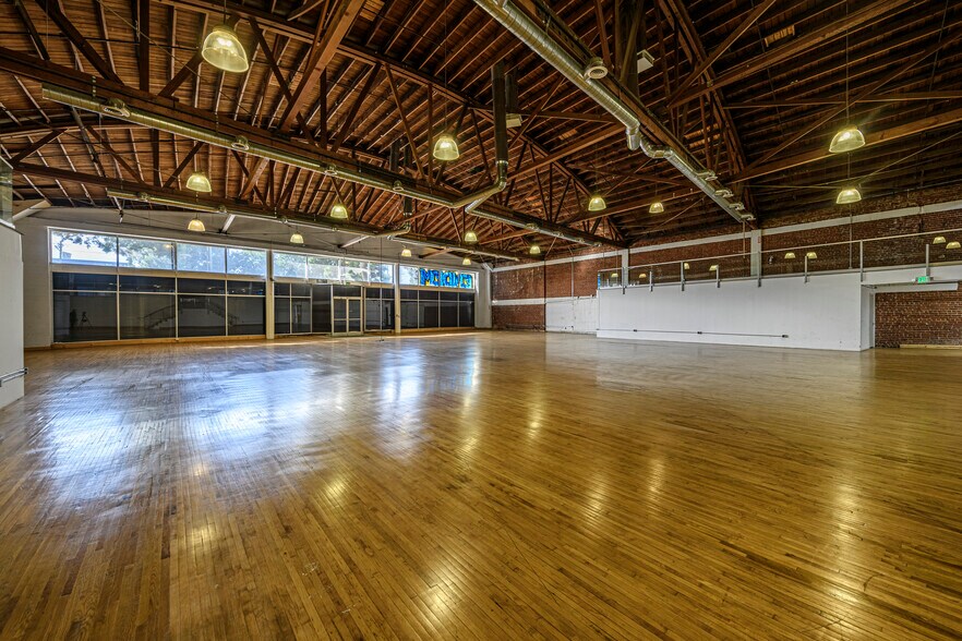 1207 E Washington Blvd, Los Angeles, CA à louer - Photo intérieure - Image 3 de 13