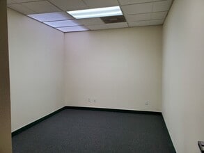 11417 W Bernardo Ct, San Diego, CA à louer Photo intérieure- Image 1 de 1