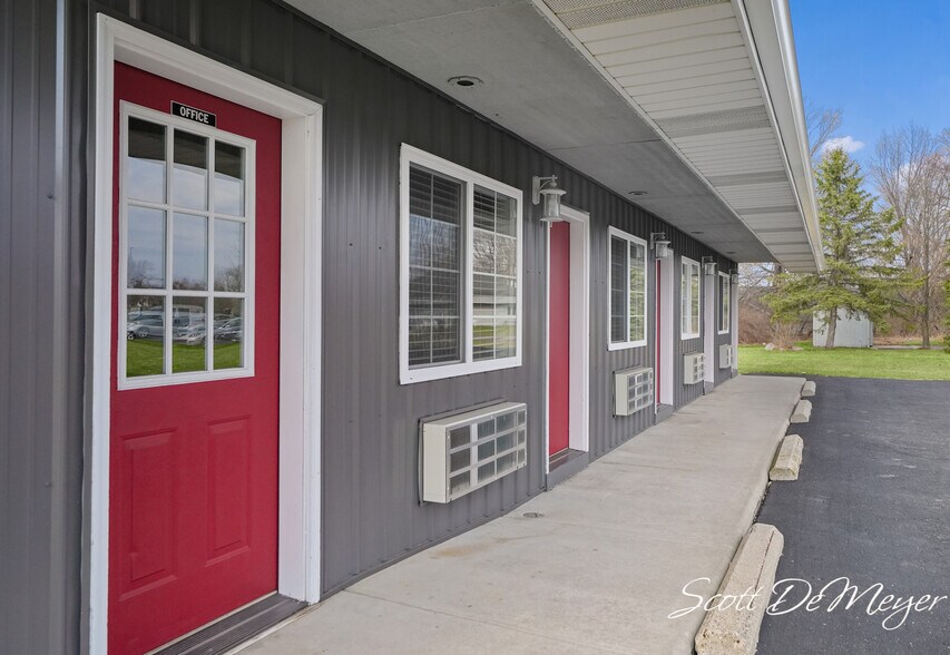 109 S Greenville West Dr, Greenville, MI à vendre - Photo du bâtiment - Image 3 de 22