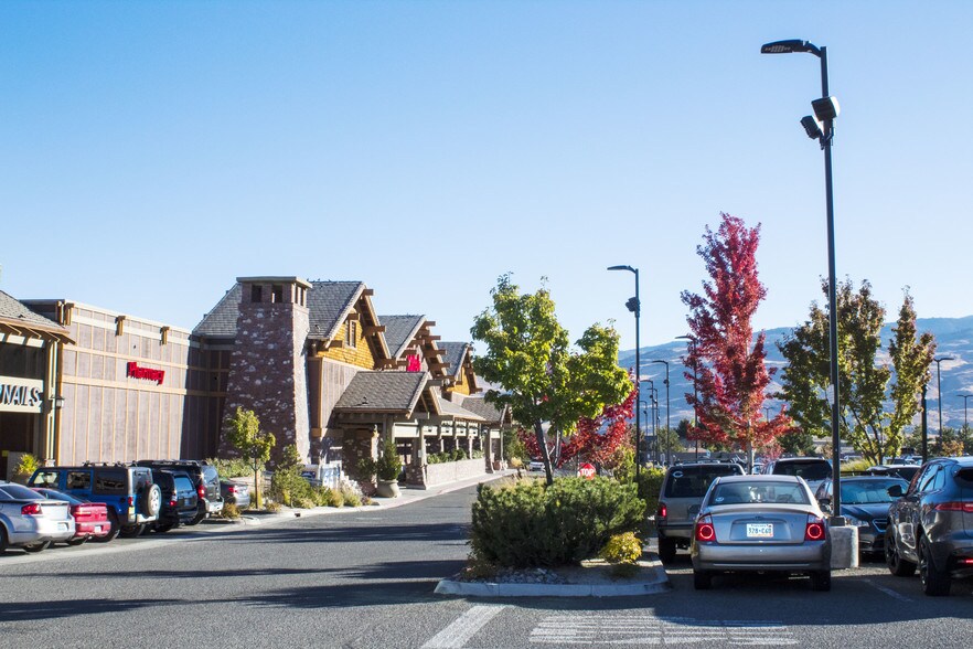 1620 Robb Dr, Reno, NV à louer - Photo du bâtiment - Image 2 de 3