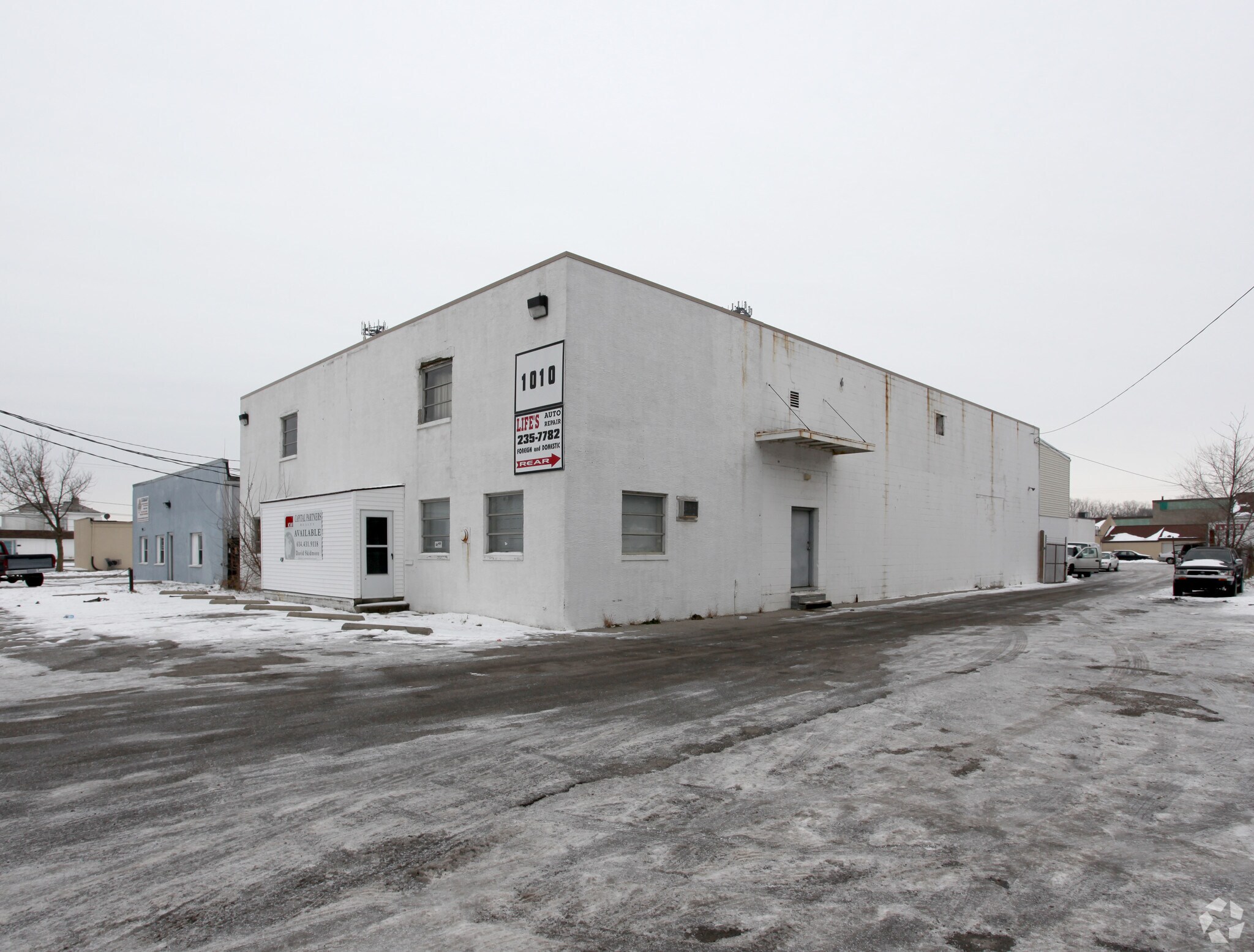 1010-1016 Barnett Rd portefeuille de 2 propriétés à vendre sur LoopNet.ca Photo principale- Image 1 de 3